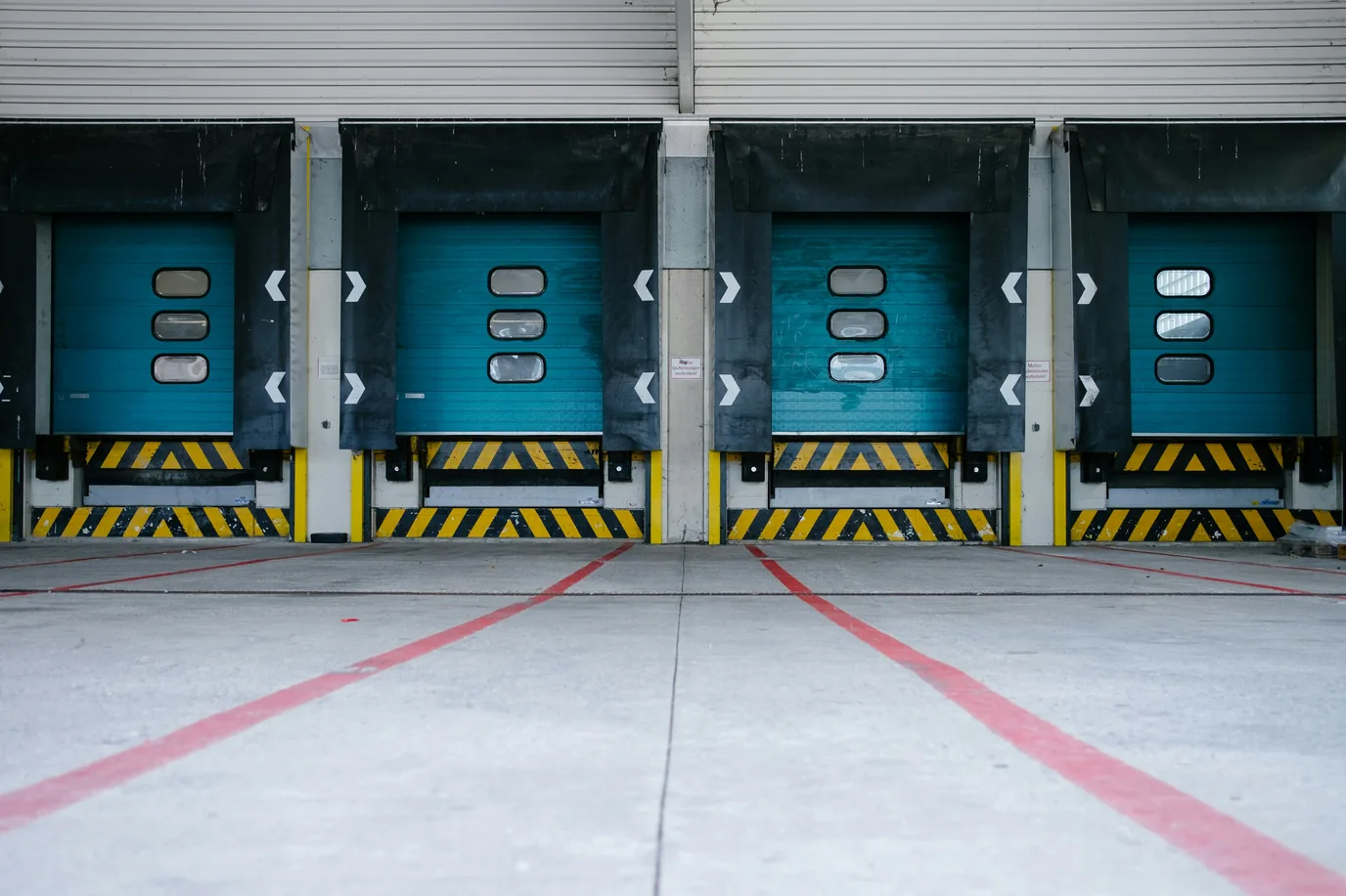 What advantages can the logistics and supply chain industry gain from integrating technology?