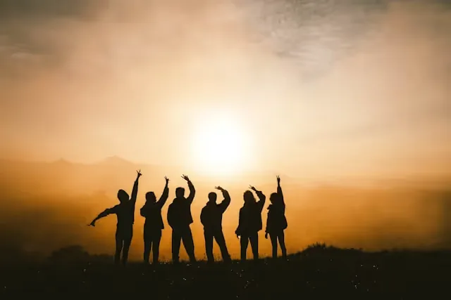What Innovative Leadership Techniques Elevate Team Performance?