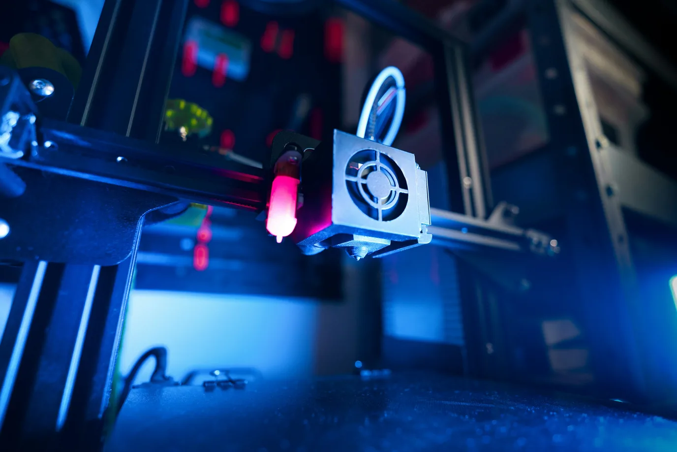 What advantages does modern technology offer, to the fields of manufacturing and engineering?