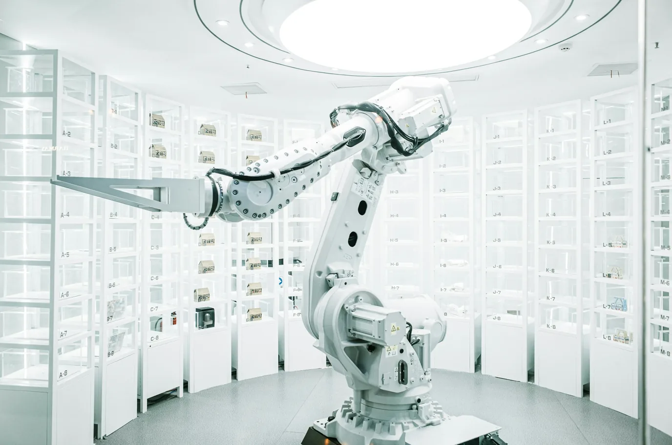 How does Artificial Intelligence impact the field of Business Management?