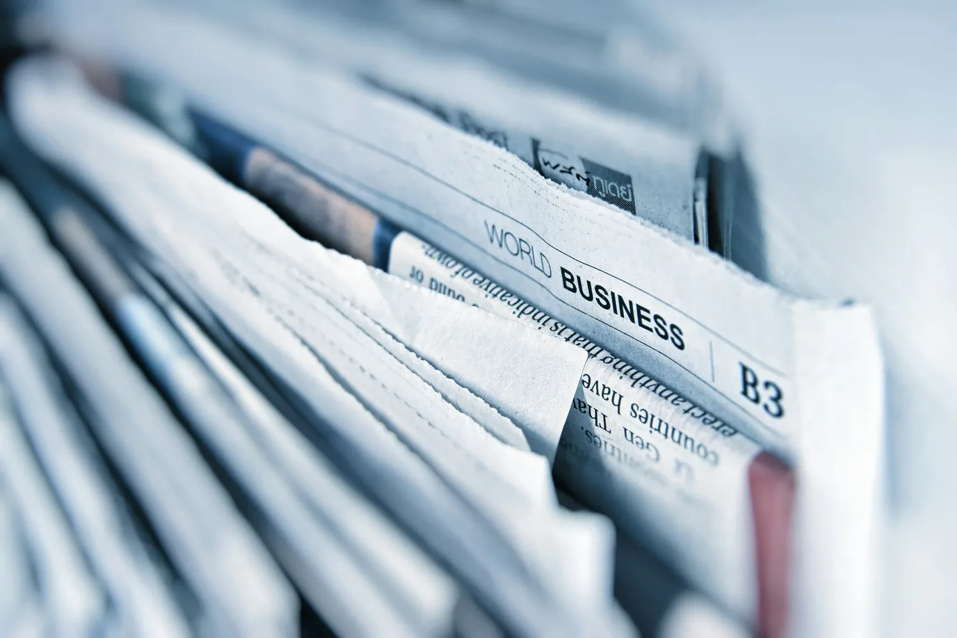 How can the media and publishing industries utilize business intelligence to foster growth?